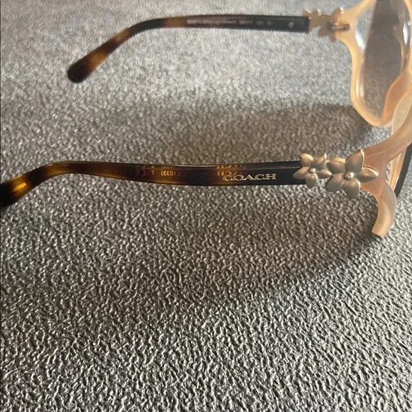 COACH Cat-Eye Sunglasses - Picture 2 of 8